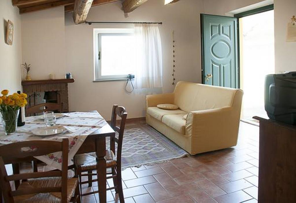 Il Poggio Delle Ginestre Guest House ตอร์จาโน ภายนอก รูปภาพ